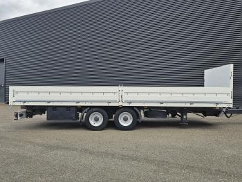 Junge / 2 AXLE TRAILER WITH BOARDS